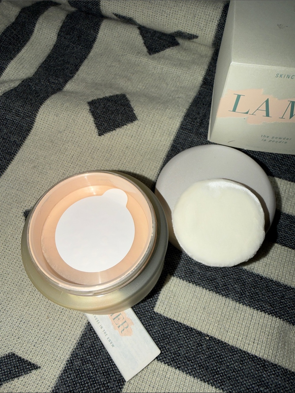 La Mer The Powder-05 Translucent - Picture 7 of 7